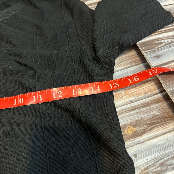 360 Sweater Italian Yarn Knit Short Sleeve Crop Length Top Black Sz XS - Picture 7 of 8